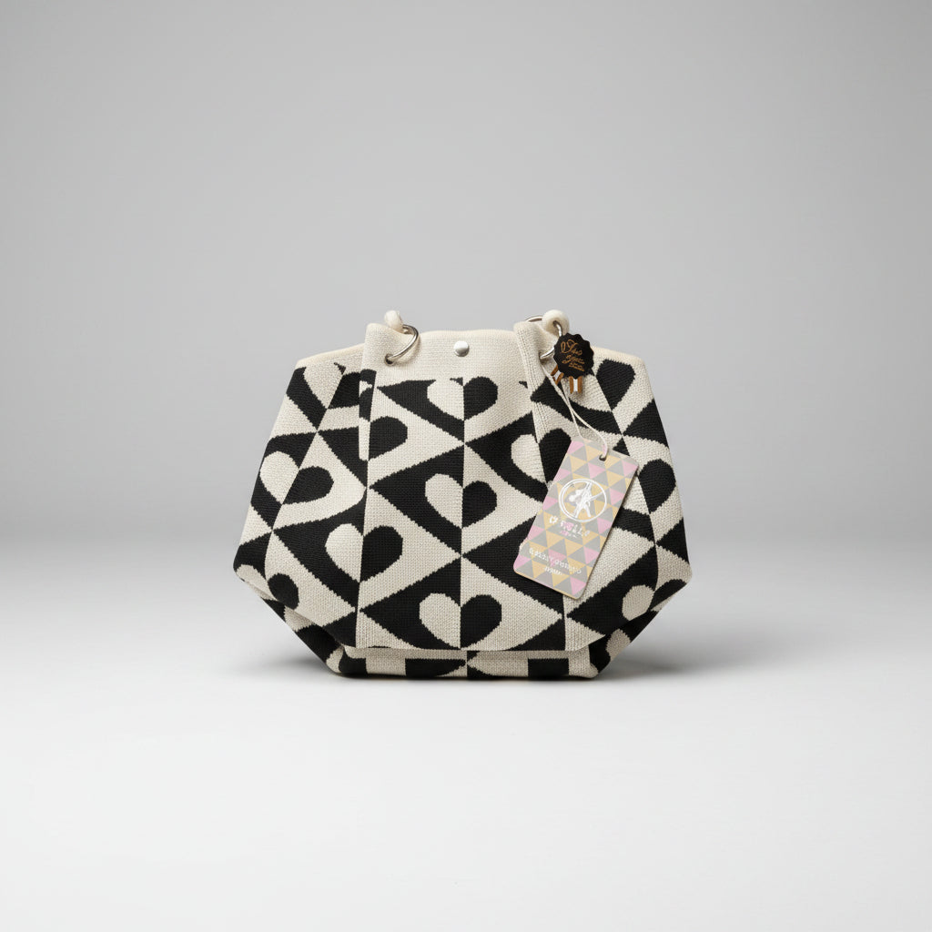D.KELLY モノトーン ハート柄ニットトートバッグ | Monochrome Heart Knit Tote Bag